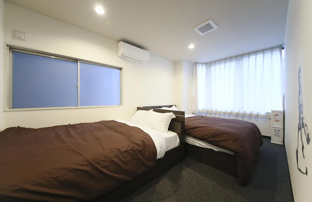 Roots Hostel-1